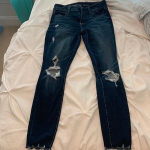 American Eagle size 4 ripped jeans